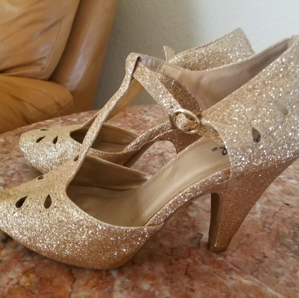 Gold glitter platform heel